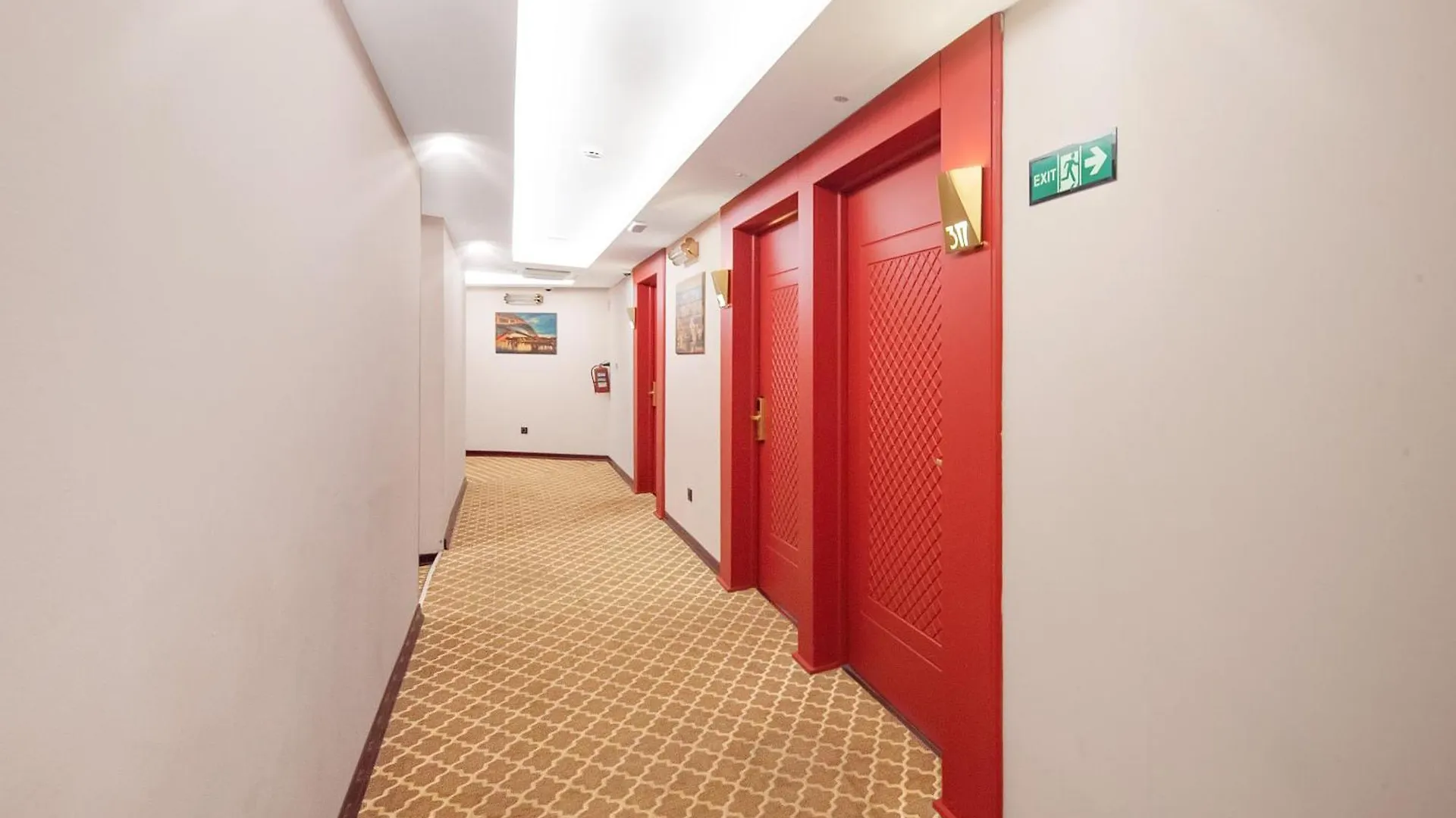 Denis Hotel تبليسي