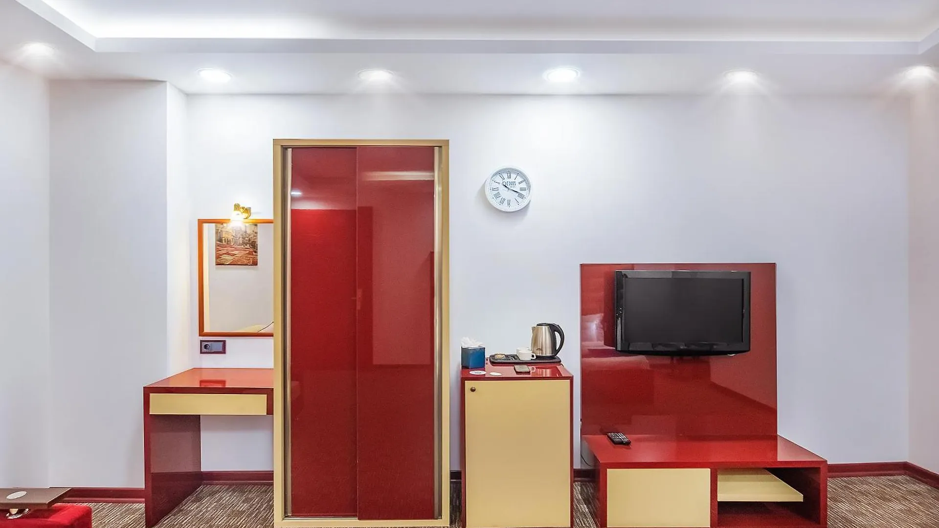 Denis Hotel تبليسي