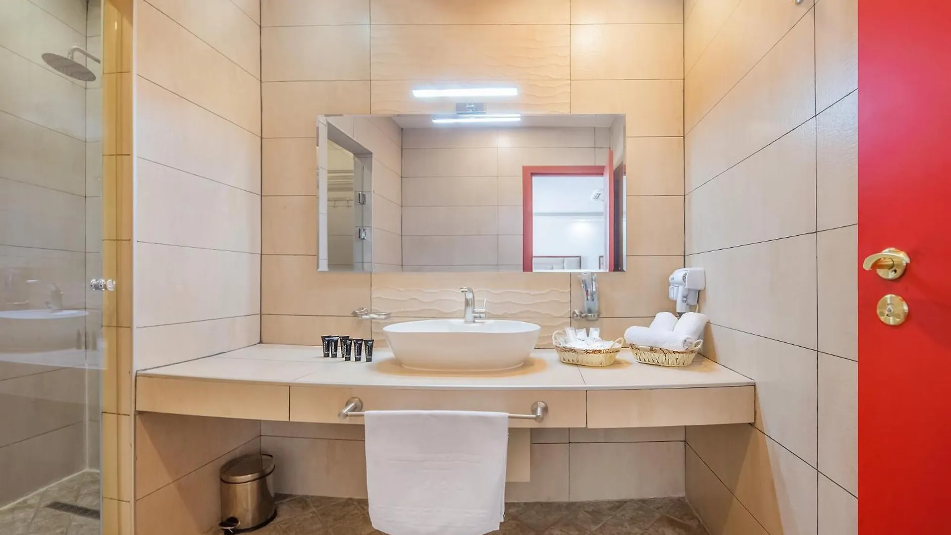 Denis Hotel تبليسي