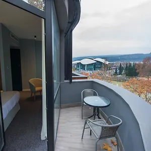 فندق River View, تبليسي