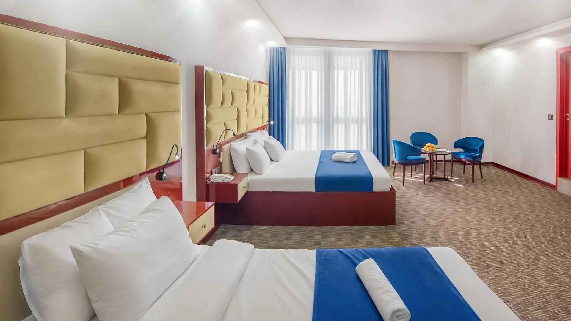 Denis Hotel تبليسي