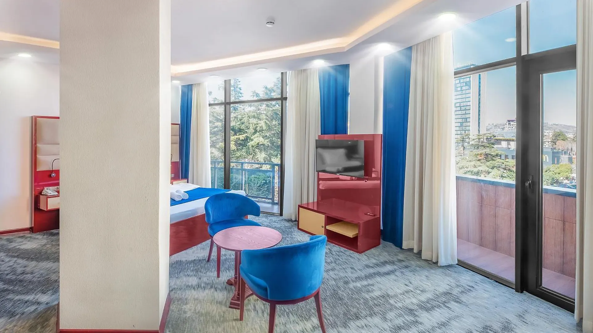 Denis Hotel تبليسي 4*,  جورجيا