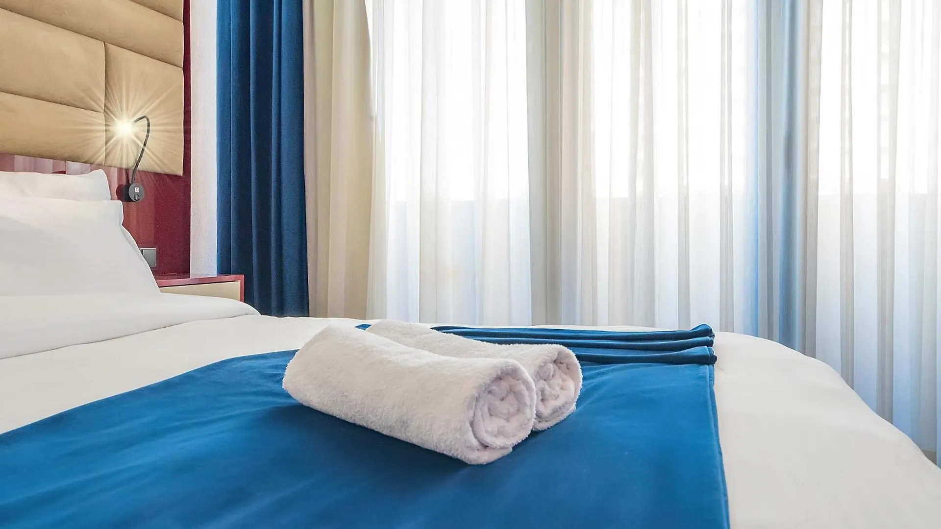 Denis Hotel تبليسي